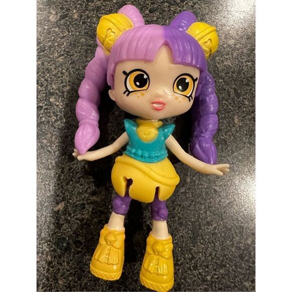 Shopkins Rainbow Beach Toy ISABELL Happy Places mini Doll - Picture 7 of 8